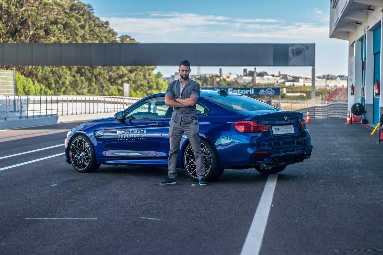 火炬之光（国服）：线上购买汽车的平台