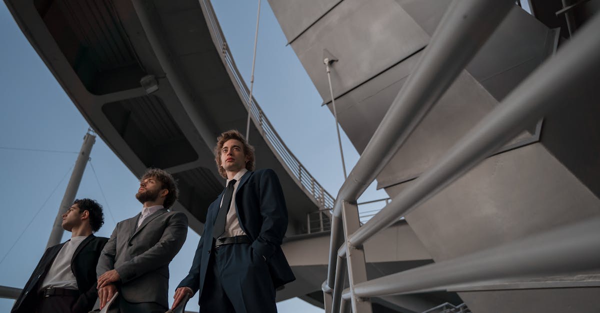 如何在游戏技术支持辅助的使用过程中避免其他玩家的侵害？