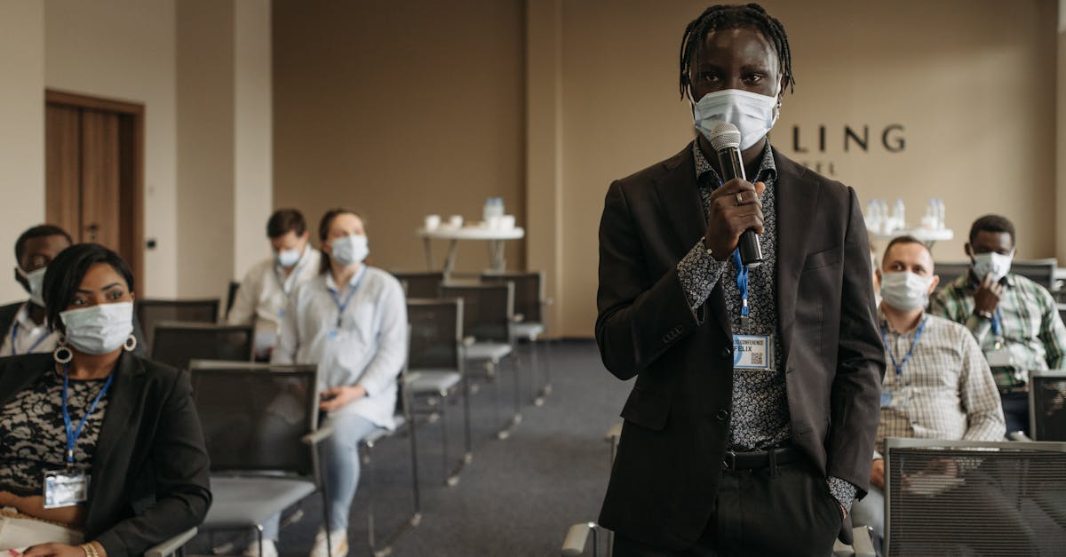 话机世界实名账号：快递员注册账号收费吗山东